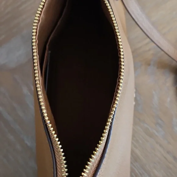 Coach Cognac Pebble Leather Crossbody Bag With Adjustable Strap. - Picture 5 of 6